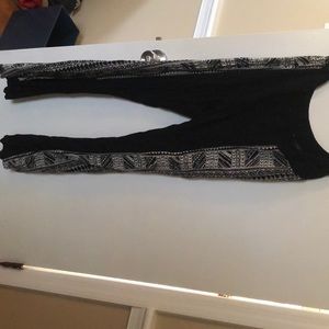 Light pants with tribal print sides